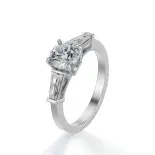 Pierścionek z dużym diamentem z białego złota SBPZ_060